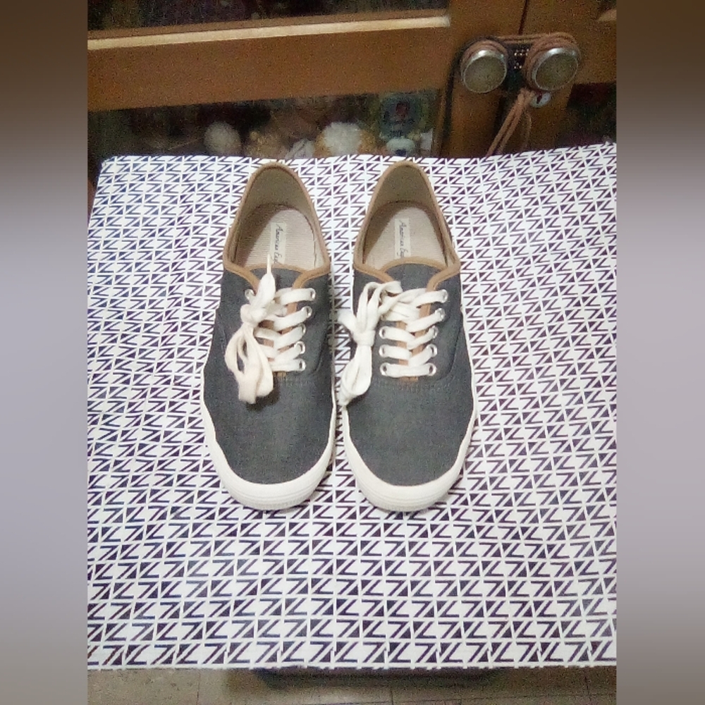 American Eagle Sneakers